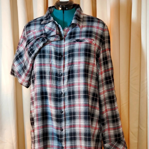 0097. EUC ~ Woman's ~ Boston Traders ~ Plaid Flannel ~ Button- Front Shirt ~ XL - Picture 1 of 10